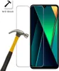 A smartphone screen protector is shown next to a hammer, implying its durability. Anteprima dell’immagine prodotto