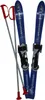 A pair of blue children's skis and two ski poles are displayed against a white background. Anteprima dell’immagine prodotto