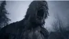 A monstrous creature with its mouth wide open, roaring in a dark, snowy environment. Produktbild-Vorschau