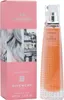 Eleganter, hoher Flakon mit rautenförmiger Glasstruktur und pinkem Etikett, daneben rosa Box mit Aufdruck „Live Irrésistible Eau de Parfum“. Anteprima dell’immagine prodotto