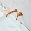 A wall-mounted copper faucet is shown dispensing water into a white sink, with two soap dispensers in the background. Anteprima dell’immagine prodotto
