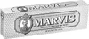 A black and white image of a Marvis Smokers Whitening Mint toothpaste box. Anteprima dell’immagine prodotto