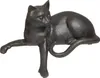 A dark gray, stylized sculpture of a cat lying down, with one paw extended. Anteprima dell’immagine prodotto