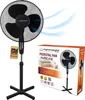 A black standing fan is shown on the left, with a box for the same fan on the right. The box displays an image of a living room. Produktbild-Vorschau