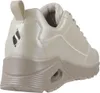 A rear view of a beige Skechers sneaker. Voir les images du produit