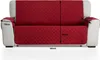 A red quilted sofa cover is displayed on a sofa, with dimensions indicated by arrows and text labels. Produktbild-Vorschau