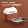 Custodia in vera pelle Accezz per AirPods 4 - Cognac Anteprima dell’immagine prodotto 10