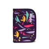 A close-up view of a purple backpack with a colorful abstract pattern. Produktbild-Vorschau