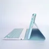 A tablet case with an attached keyboard is shown from the side against a white background. Náhled obrázku produktu