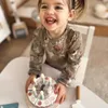 Drewniany tort urodzinowy Tooky ze świeczkami z rzepy Podgląd zdjęcia produktu 9