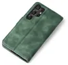 A green flip case for a Samsung Galaxy S22 Ultra phone is shown from a diagonal top-down view on a white background. Produktbild-Vorschau