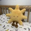Peluche a forma di sole – 48 cm – Morbido cuscino da letto Anteprima dell’immagine prodotto 4