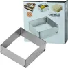 A square cake mold is shown in the foreground, with its packaging in the background. Anteprima dell’immagine prodotto