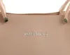 VALENTINO Shopper parka en faux cuir cipria Voir les images du produit 17