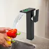 Umyvadlový LED kohoutek z nerezové oceli Vodopád (černý) Náhled obrázku produktu 1