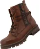 Auf dem Bild ist ein brauner Stiefel zu sehen der von der Seite betrachtet wird. Die Lederoberfläche wirkt glatt und der Schaft hat eine mittlere Höhe. Produktbild-Vorschau