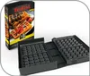 A product box and the waffle maker itself are shown. Voir les images du produit
