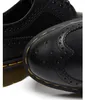 Dr. Martens 3989 Brogue, gele stiksels, zwart leer – Maat 8 Productafbeelding-voorbeeld 9