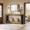 A console table with decorative items in a hallway. Anteprima dell’immagine prodotto