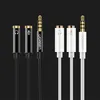 A studio shot of audio adapter cables against a black background. Anteprima dell’immagine prodotto
