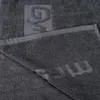 GymBeam - Graues Sporthandtuch Produktbild-Vorschau 3