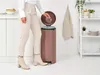 Brabantia Newicon, cubo de basura de 30 litros, color taupe Vista previa de la imagen del producto 8