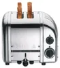A front view of a chrome Dualit toaster with two slices of toast inside. Anteprima dell’immagine prodotto
