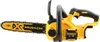 A yellow and black DeWalt cordless chainsaw is shown against a white background. Voir les images du produit