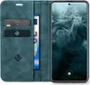 A flip-style phone case with card slots and a phone inside, displaying the phone's lock screen. Produktbild-Vorschau