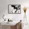 Gerahmtes Poster - Schwarzer Rahmen - Frau Modell - 70x50 Produktbild-Vorschau 6