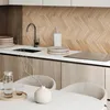 Planche en PVC adhésive à motif chevrons, idéale pour les Voir les images du produit 3