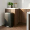 Odpadkový koš s pedálem MYK, 30 l – černý Náhled obrázku produktu 2