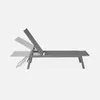 A gray chaise lounge chair shown from the side, with its backrest in an adjustable position. Anteprima dell’immagine prodotto