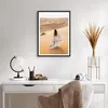 Gerahmtes Poster - Schwarzer Rahmen - Wüste Düne Frau - Produktbild-Vorschau 6