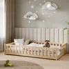 Lit d'enfant au sol avec barrières de sécurité et sommier à Voir les images du produit 1