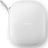 A white carrying case for headphones with the Philips logo on it. Voir les images du produit