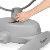 A hand is shown adjusting a part of a gray baby swing. Produktbild-Vorschau