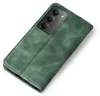A green flip case for a smartphone is shown from a diagonal top-down view on a white background. Produktbild-Vorschau