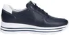A side view of a navy blue and white sneaker with a thick white platform sole. Voir les images du produit