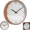 Horloge murale avec finition en bois et chiffres noirs Voir les images du produit 6