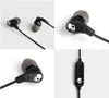 A collage of four close-up images of black Skullcandy in-ear headphones with a lightning connector. Produktbild-Vorschau