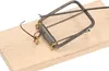 A close-up shot of a wooden mousetrap on a white background. Anteprima dell’immagine prodotto