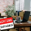 Achtung Sarkasmus Metallschild in 15x20 cm in rot-weiß Produktbild-Vorschau 5