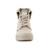 A front view of a beige Palladium boot. Náhled obrázku produktu