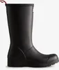 A black Hunter Play Tall Boot is shown against a white background. Produktbild-Vorschau