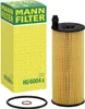A product shot of a Mann Filter oil filter and its packaging, along with a gasket. Podgląd zdjęcia produktu