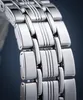 A close-up shot of a silver watch bracelet. Podgląd zdjęcia produktu
