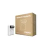 A white Fibaro Smart Implant is shown next to its brown cardboard packaging, which features a line drawing of the product and the brand name. Anteprima dell’immagine prodotto