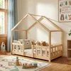 Kinderbett ’Treviolo‘ in Haus-Optik mit Rausfallschutz Produktbild-Vorschau 1