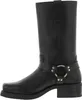 A black leather boot with a harness and silver ring. Voir les images du produit